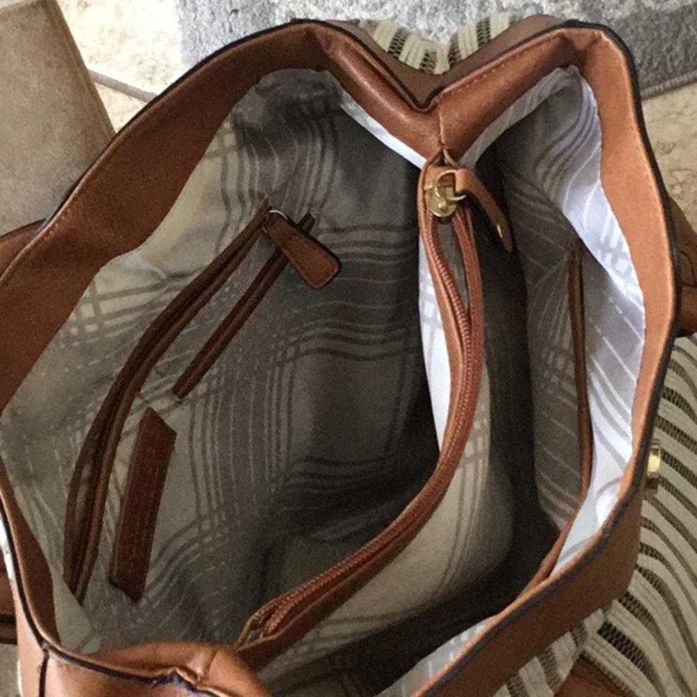 LONDON FOG PURSE - Picture 5 of 5